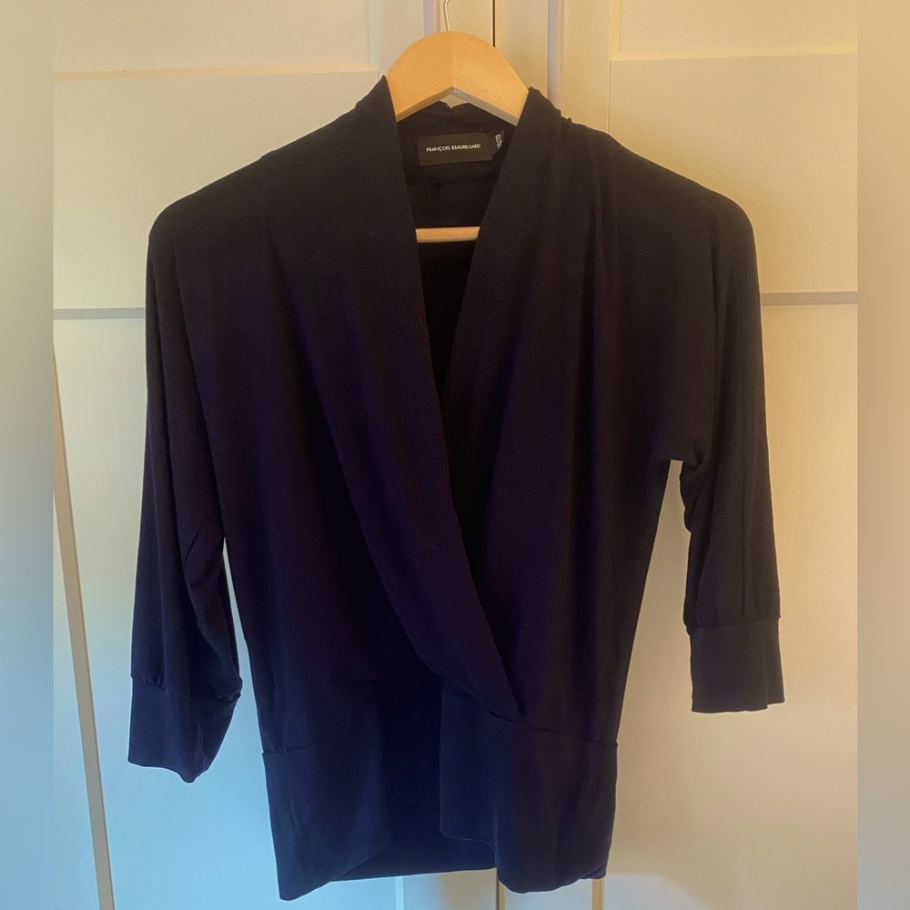 Navy 3/4 sleeve François Beauregard top